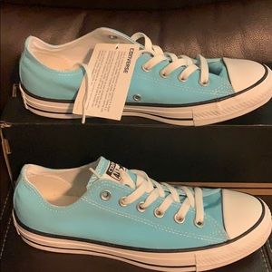 Converse unisex size 7 men size 9 women